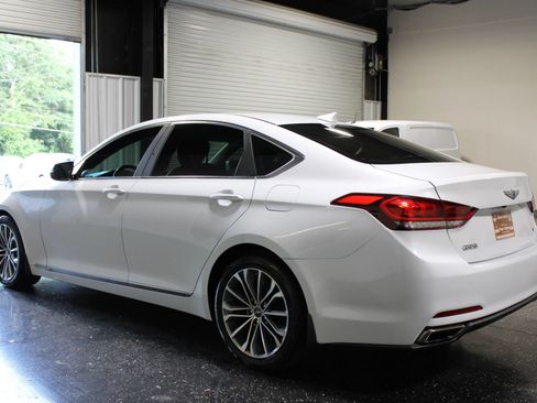 Used 2016 Hyundai Genesis 3.8 RWD image 5