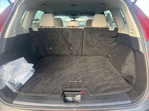 Certified 2022 Nissan Rogue SV image 12