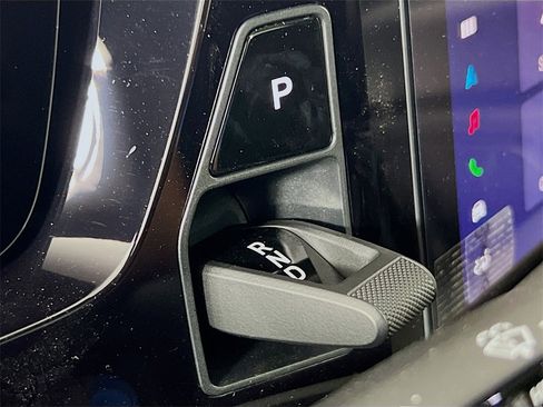 New 2025 Porsche Macan 4 Electric image 19