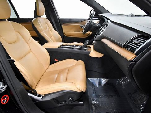 Used 2017 Volvo XC90 T6 Inscription w/ Vision Package image 19