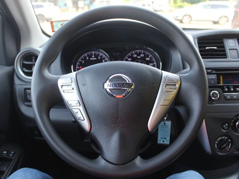 Used 2016 Nissan Versa SV image 6