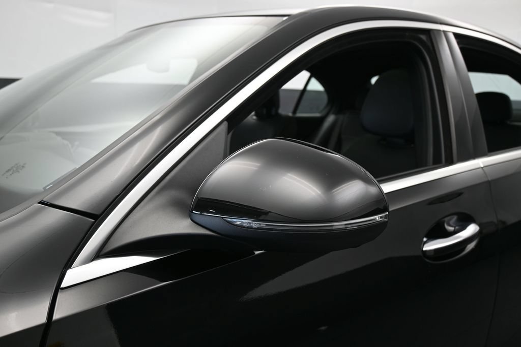 Used 2025 Mercedes-Benz C 300 Sedan image 33