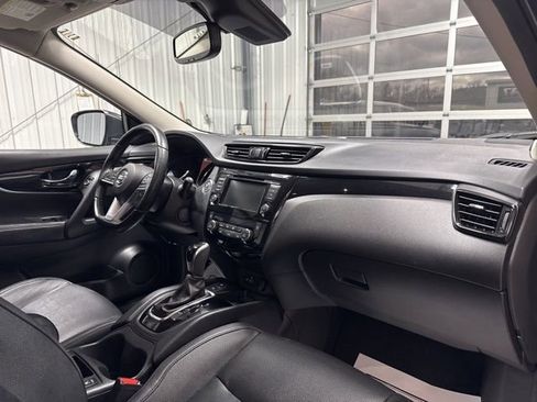 Used 2021 Nissan Rogue Sport SL w/ Premium Package image 27