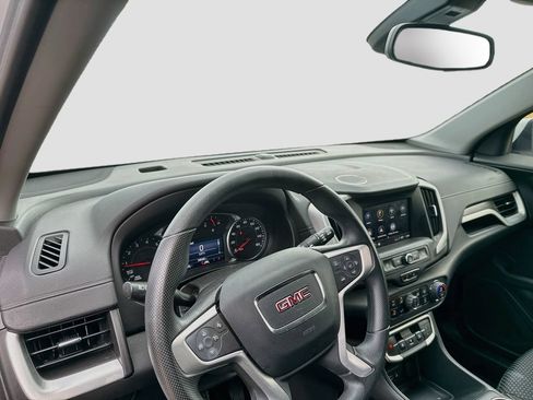 Used 2024 GMC Terrain SLE w/ Driver Convenience Package FWD image 11