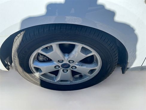 Used 2015 Ford Transit Connect XLT image 29