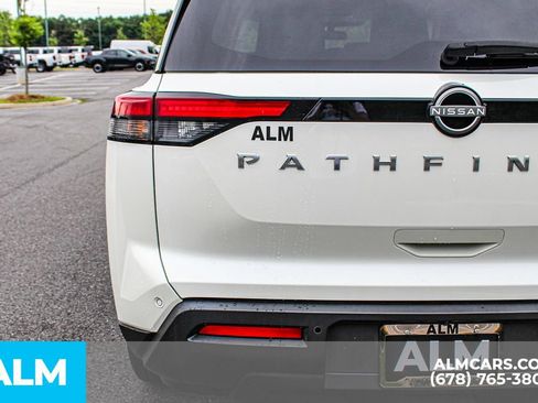 Used 2024 Nissan Pathfinder SV FWD image 13