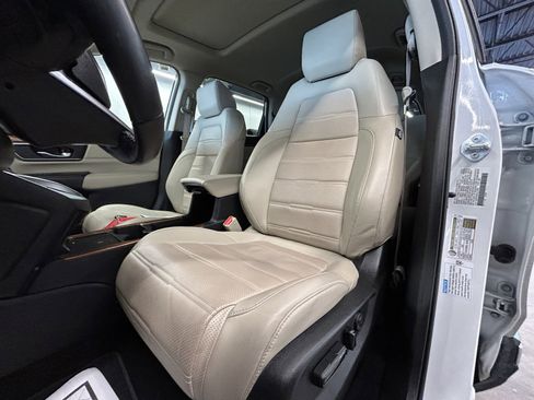 Used 2022 Honda CR-V Touring image 12