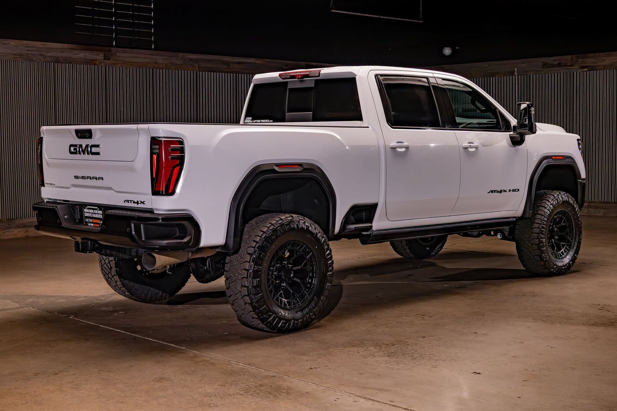 Used 2024 GMC Sierra 2500 AT4X AWD/4WD image 10