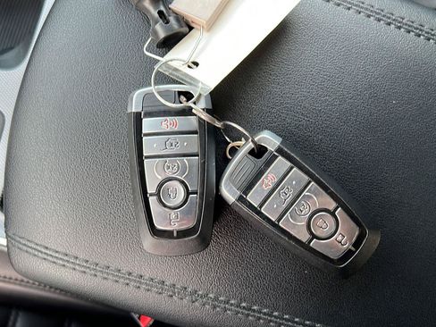 Used 2021 Ford Edge SEL w/ Convenience Package AWD/4WD image 29
