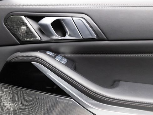 Used 2023 BMW X7 M60i w/ Executive Package image 62