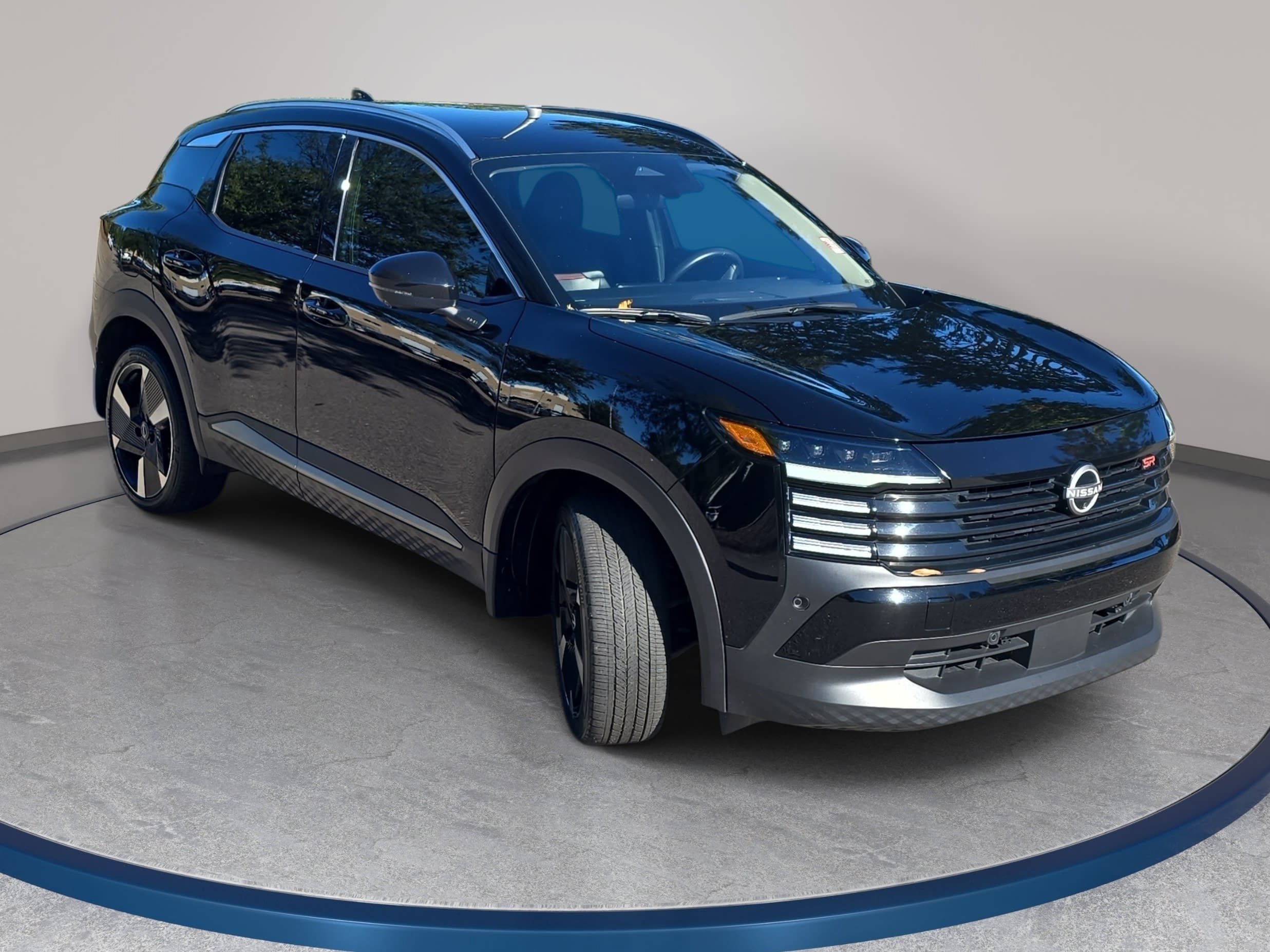 Used 2025 Nissan Kicks SR FWD image 3