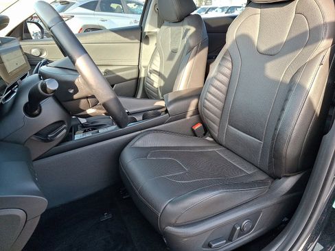 Certified 2023 Hyundai Elantra Limited image 14