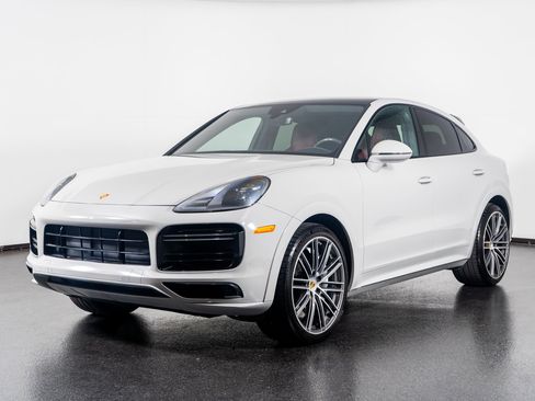 Used 2022 Porsche Cayenne Turbo image 21