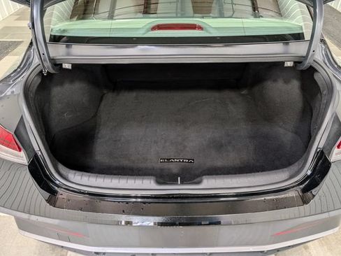 Used 2024 Hyundai Elantra Blue FWD image 22
