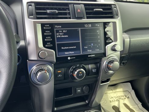 Used 2024 Toyota 4Runner SR5 AWD/4WD image 20