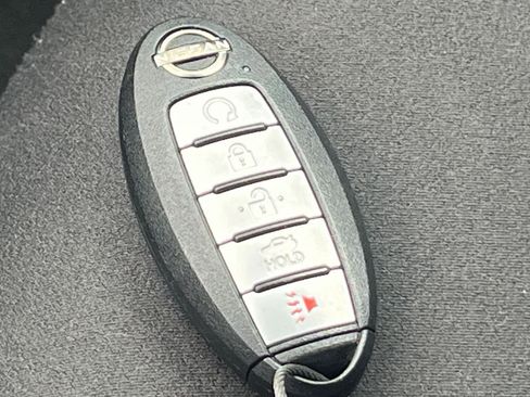 Used 2025 Nissan Altima 2.5 SV FWD image 25