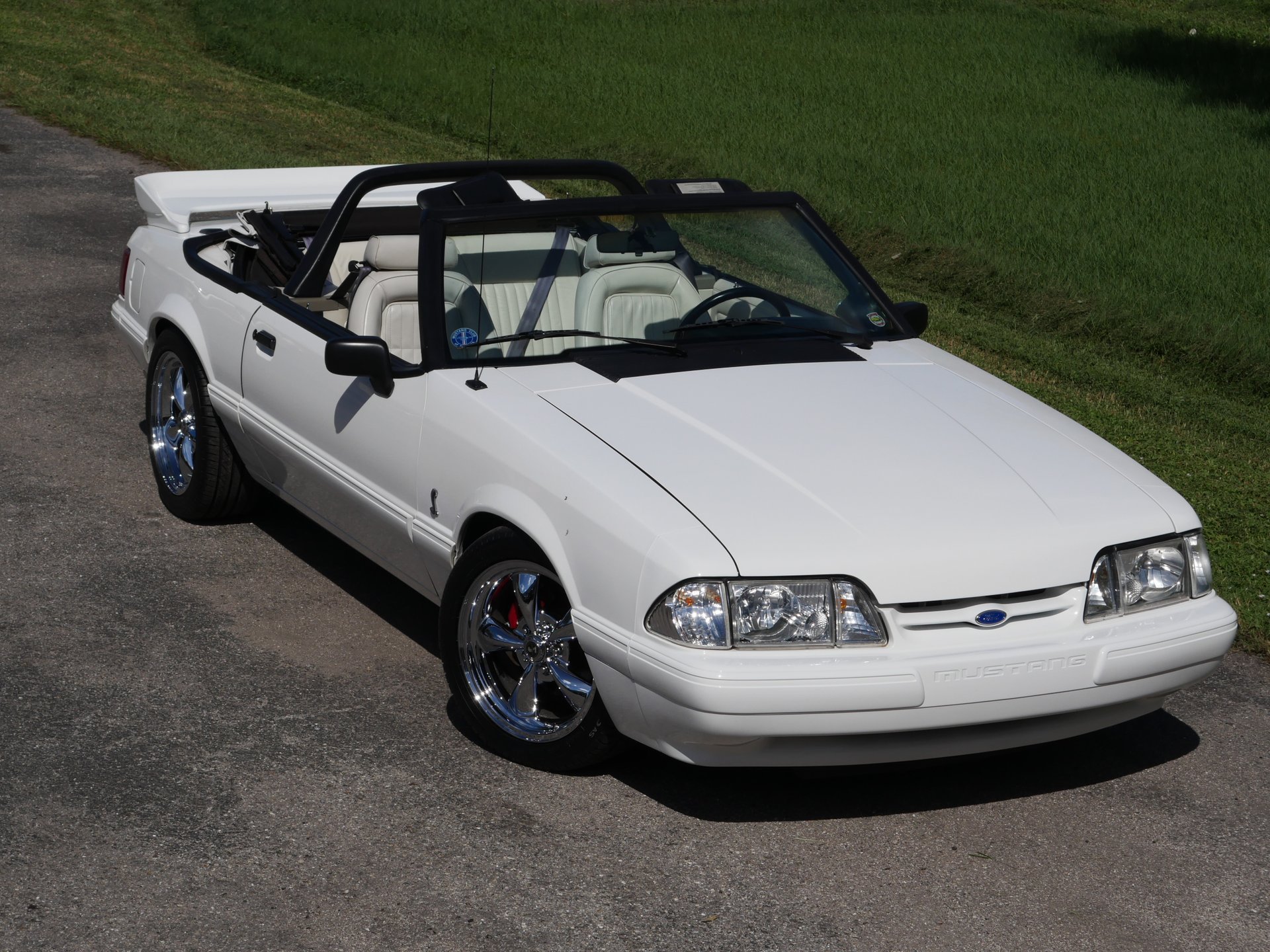 Used 1993 Ford Mustang LX RWD image 3