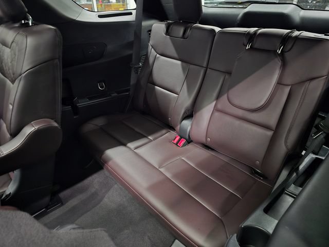 Used 2025 Ford Explorer Platinum w/ LUX Leather Package AWD/4WD image 33