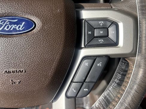 Used 2018 Ford F150 King Ranch w/ Equipment Group 601A Luxury AWD/4WD image 17