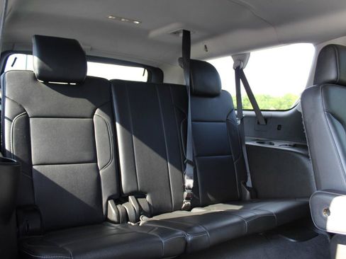 Used 2019 Chevrolet Suburban LT AWD/4WD image 13