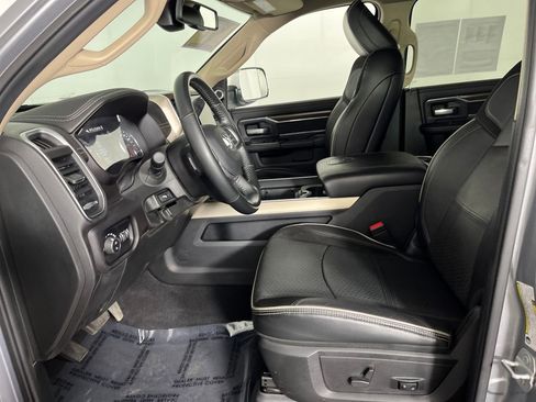 Used 2022 RAM 3500 Laramie AWD/4WD image 10