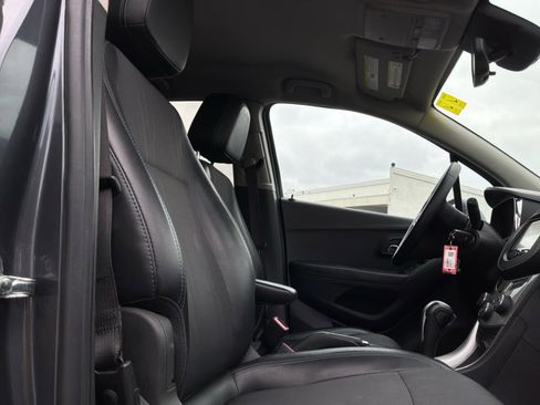 Used 2016 Chevrolet Trax LT w/ LT Convenience Package FWD image 19
