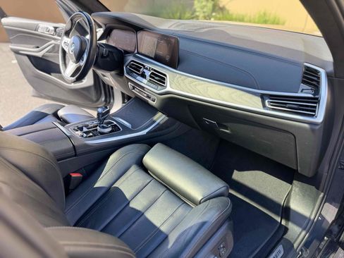 Used 2022 BMW X7 xDrive40i w/ M Sport Package AWD/4WD image 5