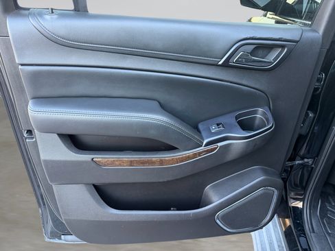 Used 2016 Chevrolet Suburban LT image 25