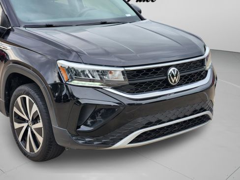 Used 2023 Volkswagen Taos SE image 31