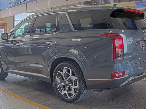 Used 2022 Hyundai Palisade Calligraphy image 2