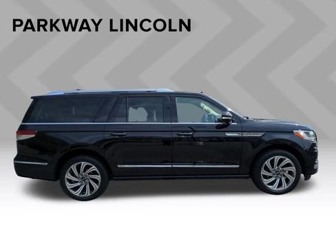 Used 2023 Lincoln Navigator L Reserve image 8