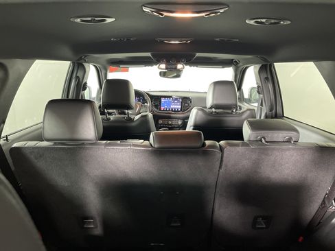 Used 2024 Dodge Durango GT image 17