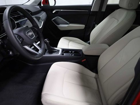 Certified 2025 Audi Q3 2.0T Premium w/ Convenience Package AWD/4WD image 5