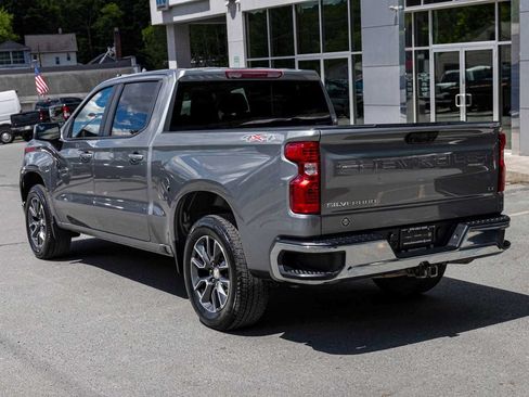 Used 2024 Chevrolet Silverado 1500 LT AWD/4WD image 6