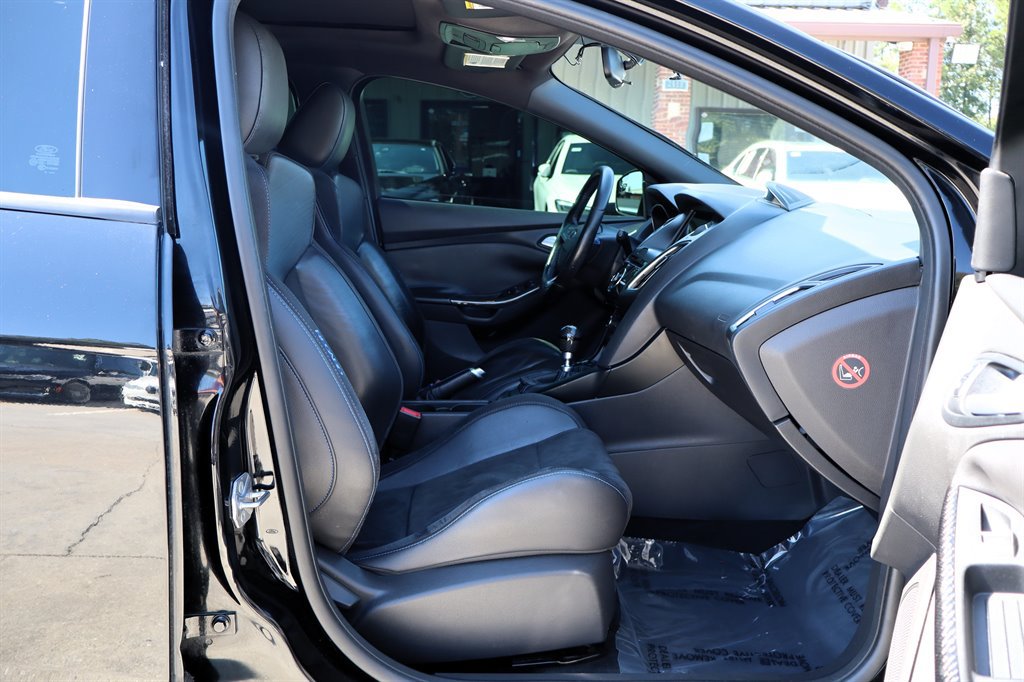 Used 2017 Ford Focus RS AWD/4WD image 22