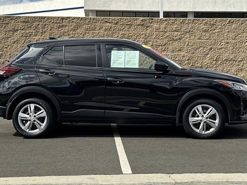 Used 2023 Nissan Kicks S image 3