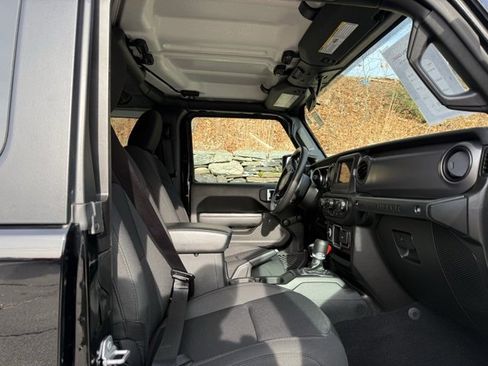 Used 2023 Jeep Wrangler Sport image 11