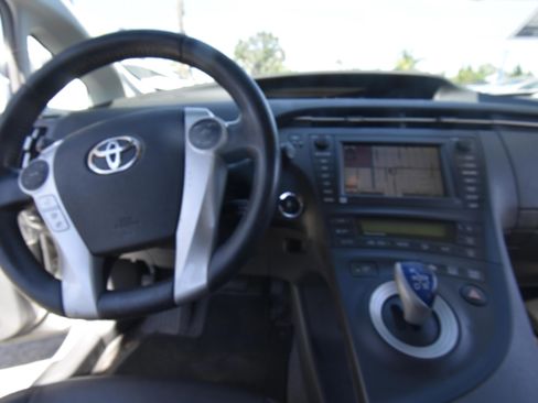 Used 2011 Toyota Prius Four w/ Solar Roof Pkg FWD image 9