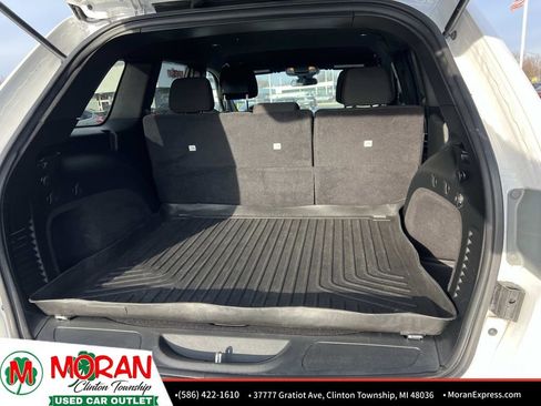 Used 2018 Jeep Grand Cherokee Laredo image 11