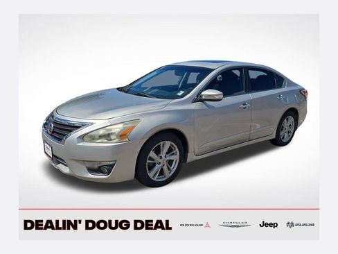 Used 2015 Nissan Altima 2.5 SL w/ Technology Package FWD image 1