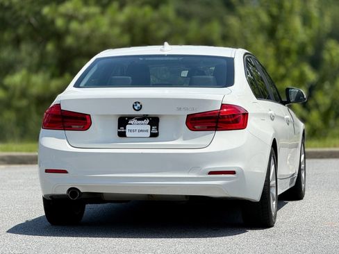Used 2018 BMW 320i xDrive Sedan AWD/4WD image 7