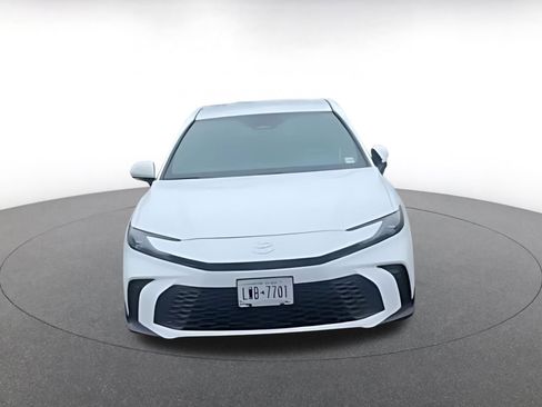 Used 2025 Toyota Camry SE image 16