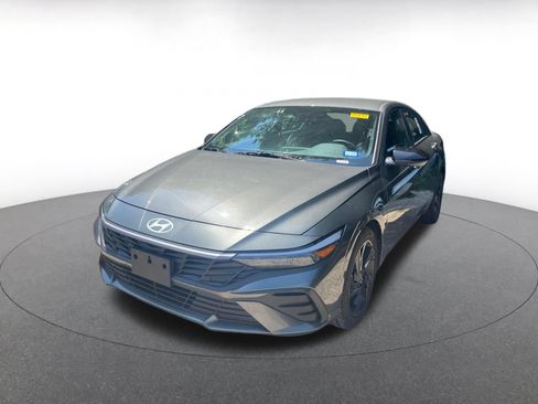 Used 2026 Hyundai Elantra Sport FWD image 7