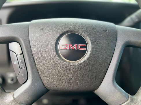 Used 2017 GMC Savana 2500 image 23