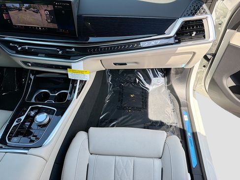 New 2027 BMW X7 xDrive40i w/ Executive Package AWD/4WD image 18