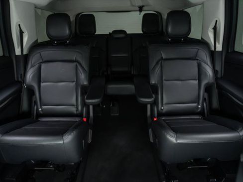 New 2026 Lincoln Navigator Premiere AWD/4WD image 17