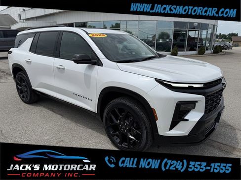 Used 2025 Chevrolet Traverse RS AWD/4WD image 3