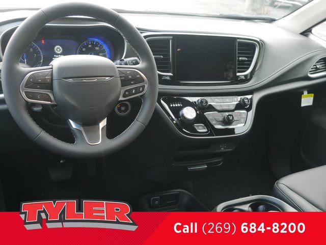 New 2027 Chrysler Pacifica Select FWD image 42
