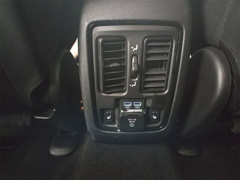 Used 2024 Dodge Durango GT image 28