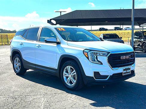 Used 2024 GMC Terrain SLE FWD image 10